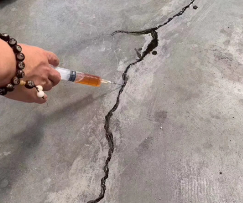 新城街道混凝土裂缝修补技术详解​